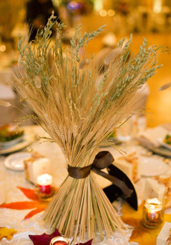 Wheat straw centerpiece bundle